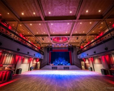 romantic-nj-wedding-venue-theatre-dance-floor-stage