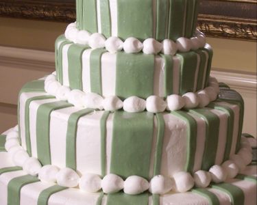 green-striped-cake