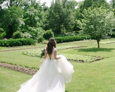 -Bride-in-Garden