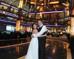 couple-dancing-skyline-cruise-ballroom
