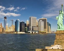 statue-liberty-new-york-skyline-view
