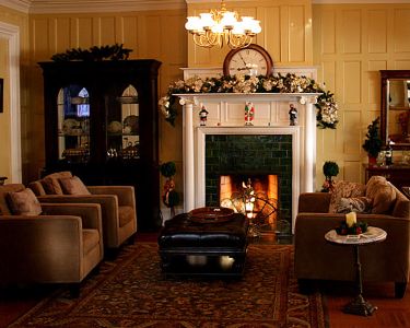 the-debary-inn-fireplace-sitting-room